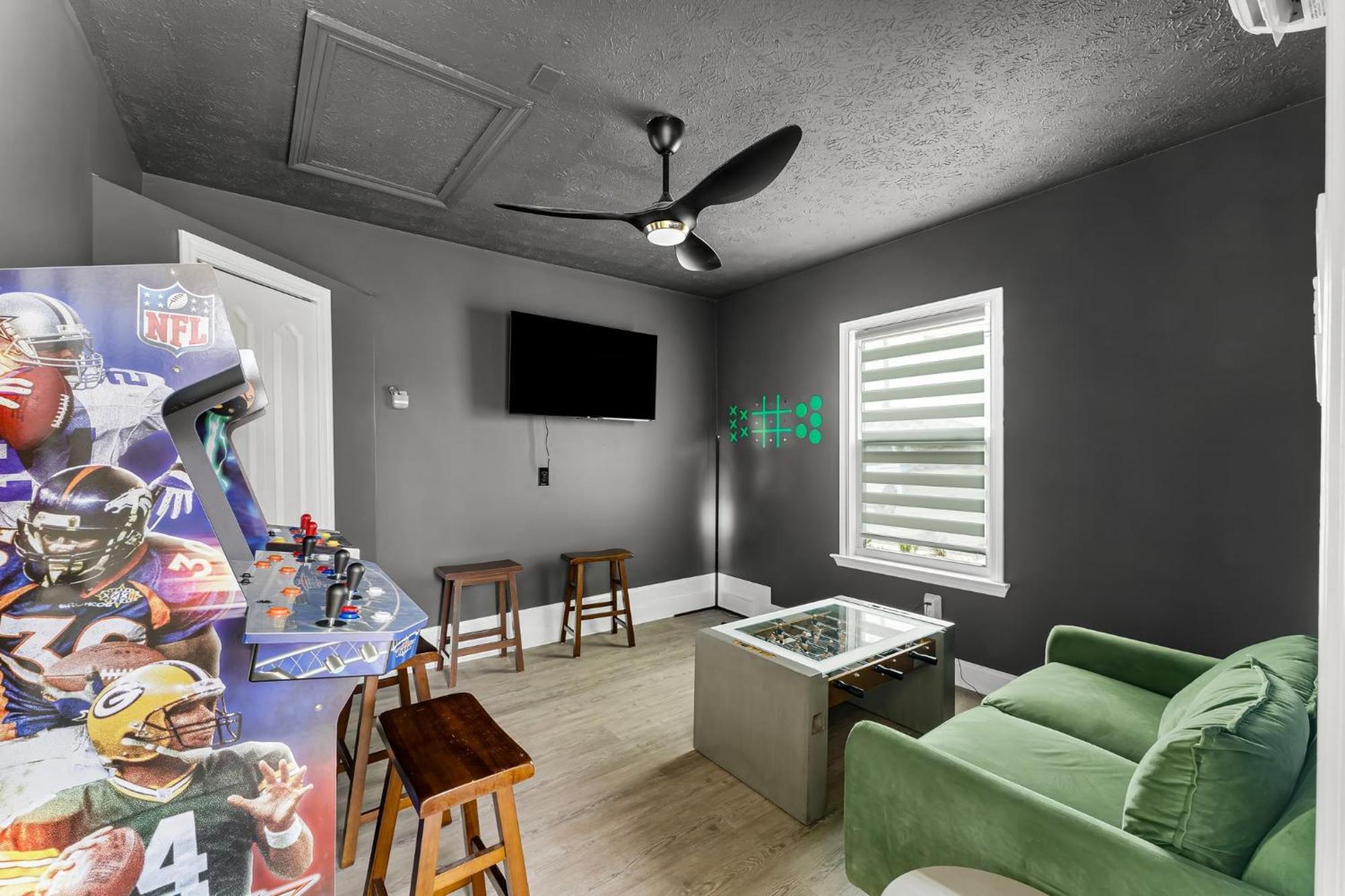 Double Dare 2 Pools Golf Grill Bar Games Nr Apartment Panama City Beach