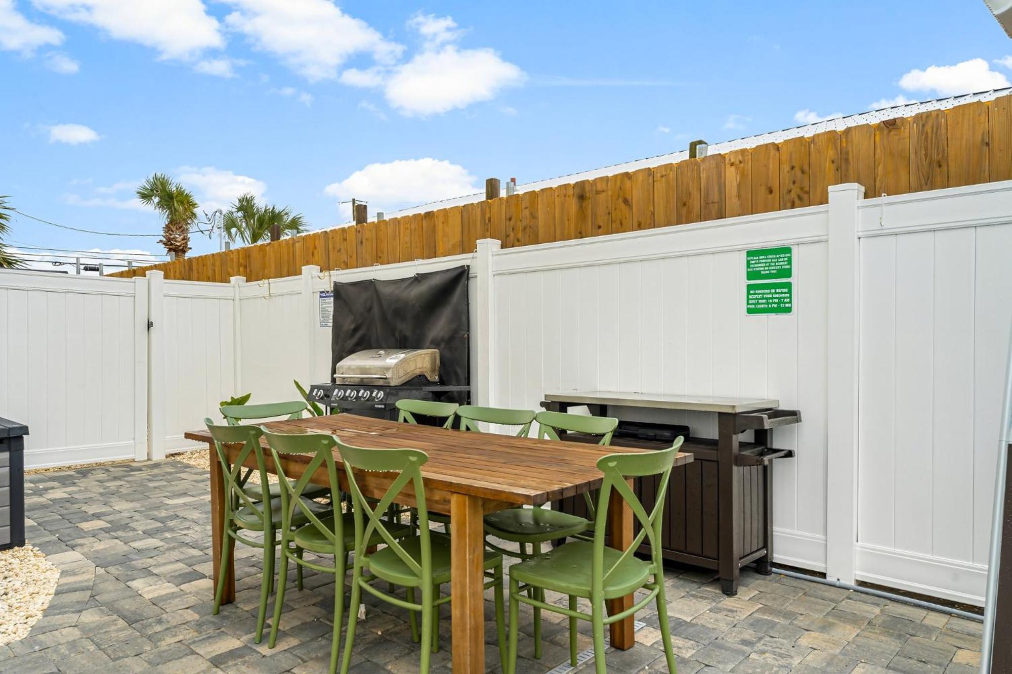 Double Dare 2 Pools Golf Grill Bar Games Nr * Panama City Beach