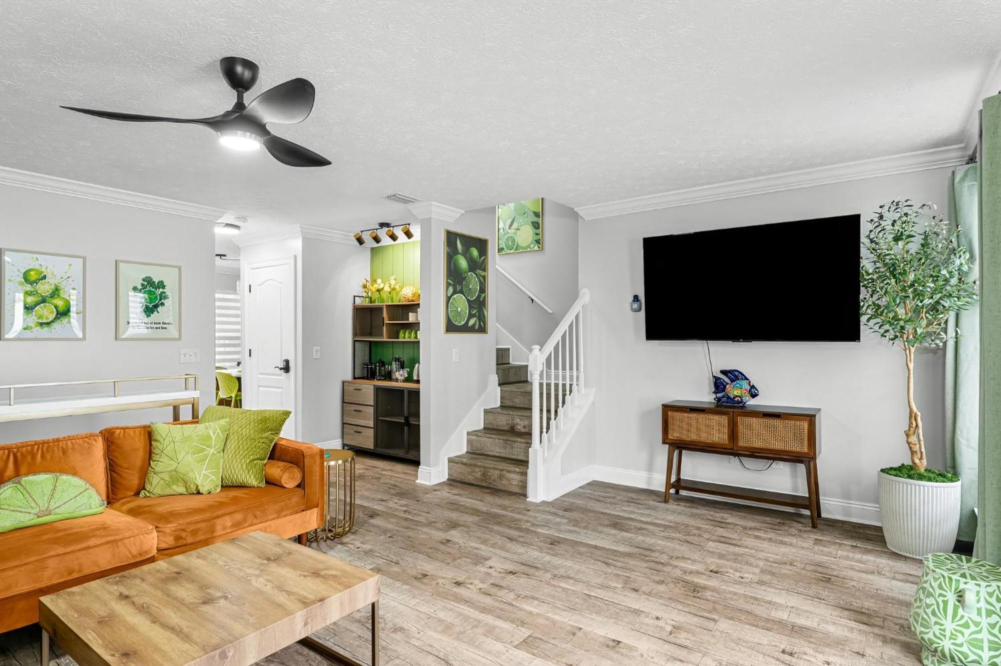 Apartment Double Dare 2 Pools Golf Grill Bar Games Nr *